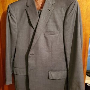 46 R suit with pants. Jos A Banks excellent cond.